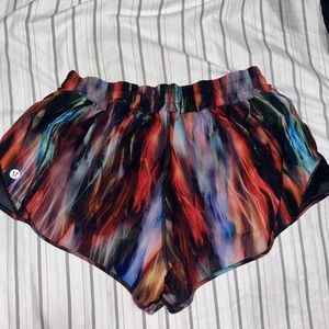 2.5 LuLu Lemon Hotty Hot *COMES WITH LULU BAG*